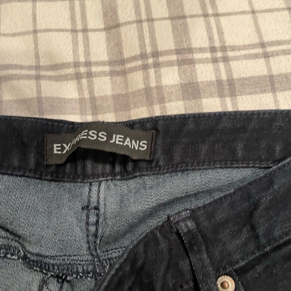 Lot of jeans. All are preloved but in great condition. - Picture 10 of 11